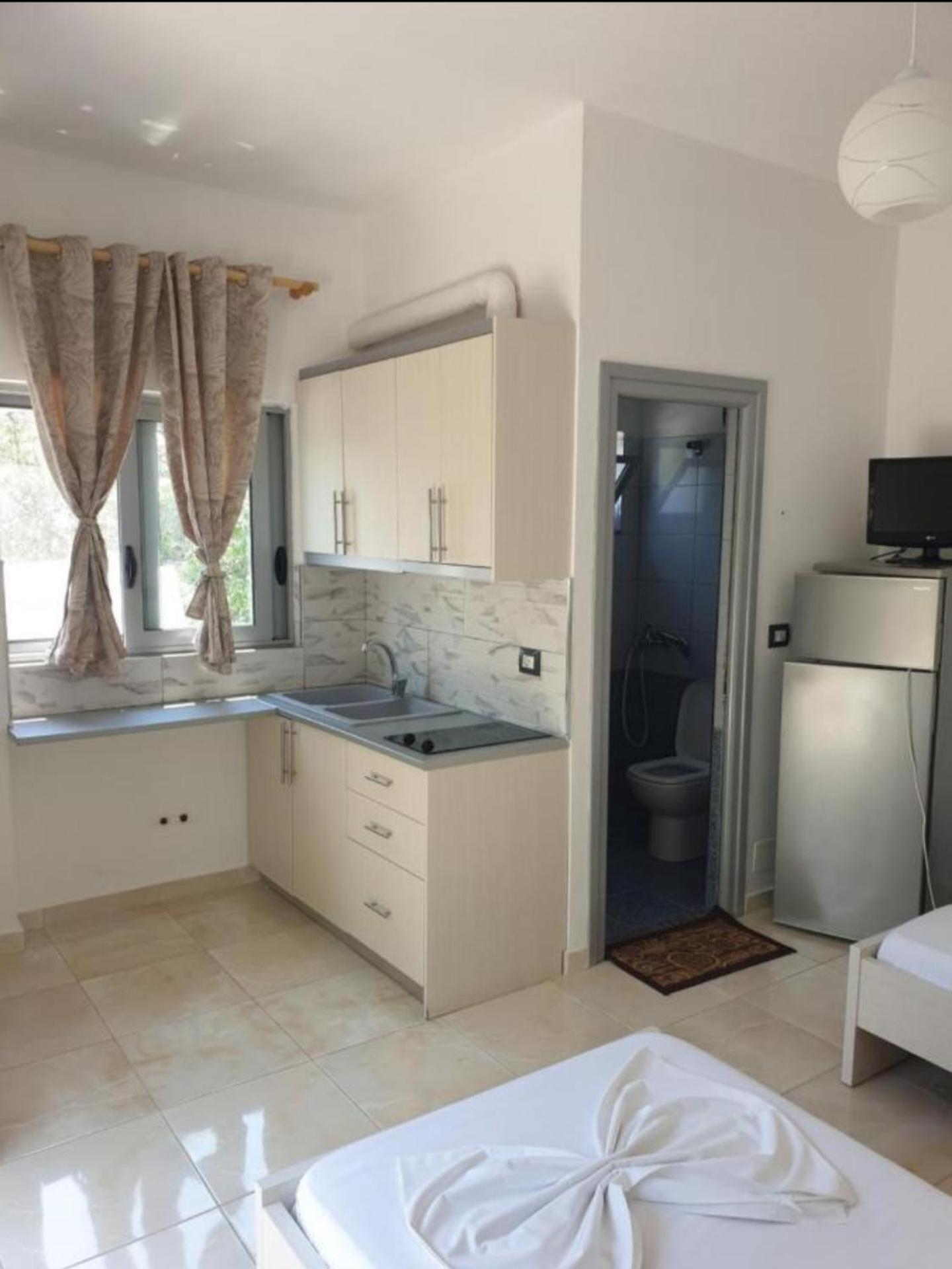 Alinani Apartments Ksamil Bilik gambar